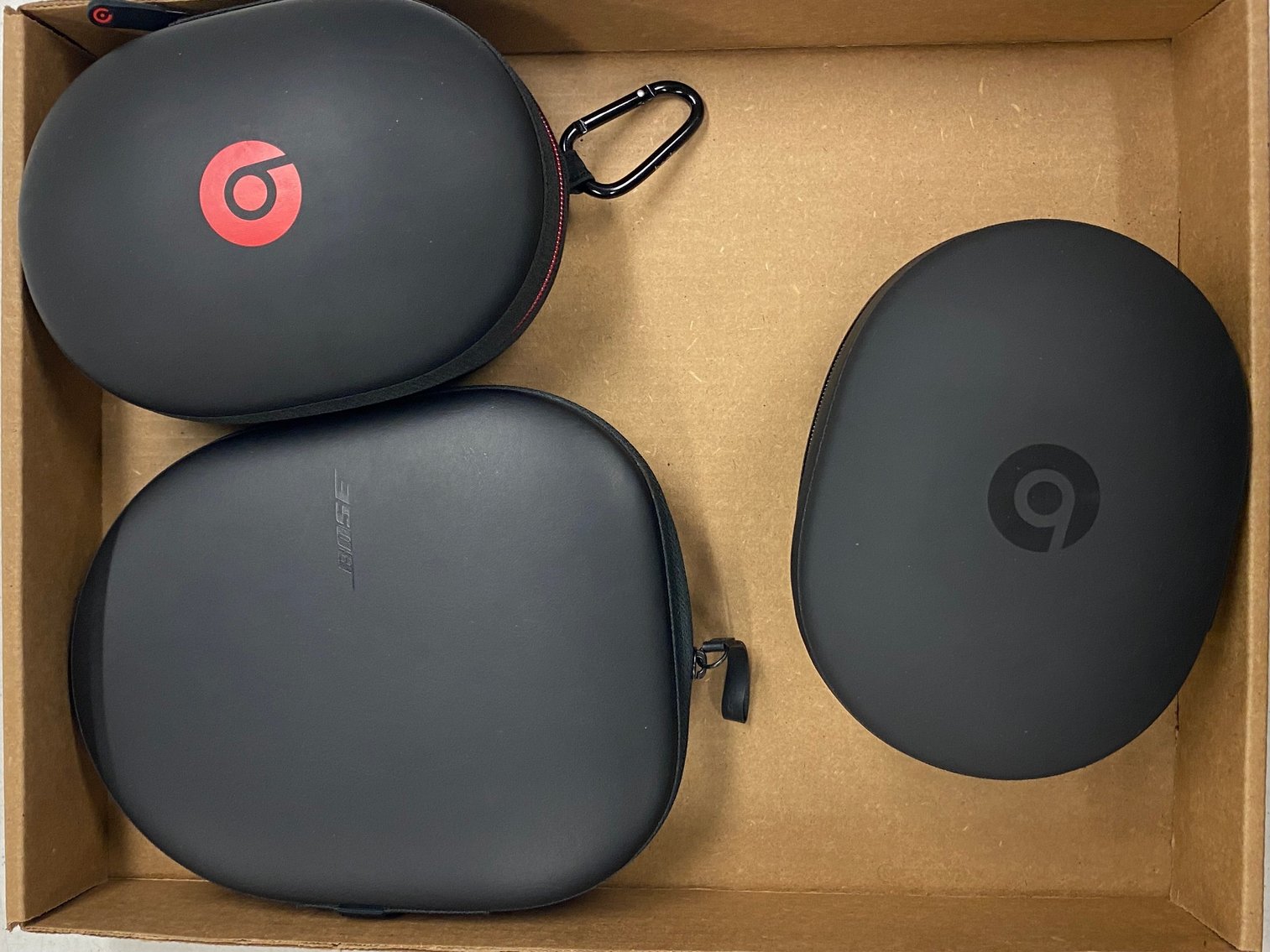 Image for Pittsburgh, PA – Pittsburgh Airport Auction: Lost & Found Items, Jewelry, Tech, Clothing, etc.