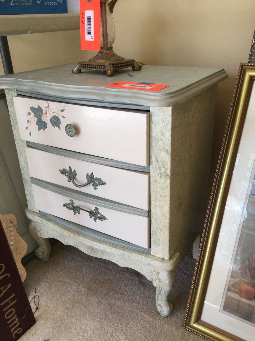 Image for Furniture, collectibles, household-Kaylee circle