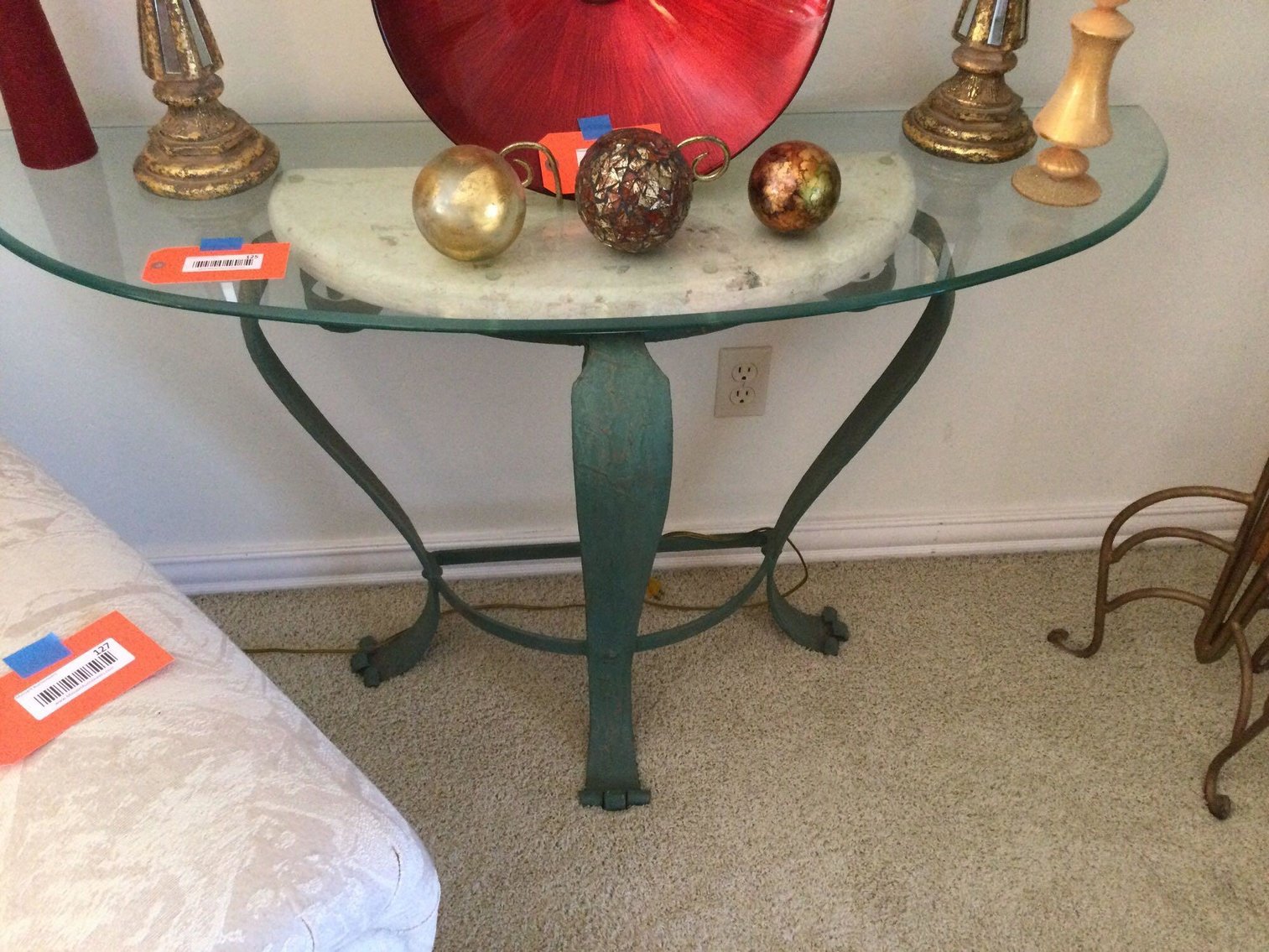 Image for Furniture, collectibles, household-Kaylee circle