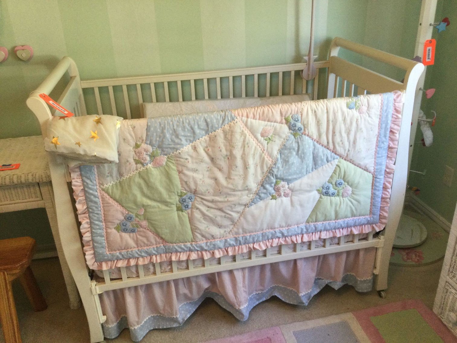 Image for Furniture, collectibles, household-Kaylee circle