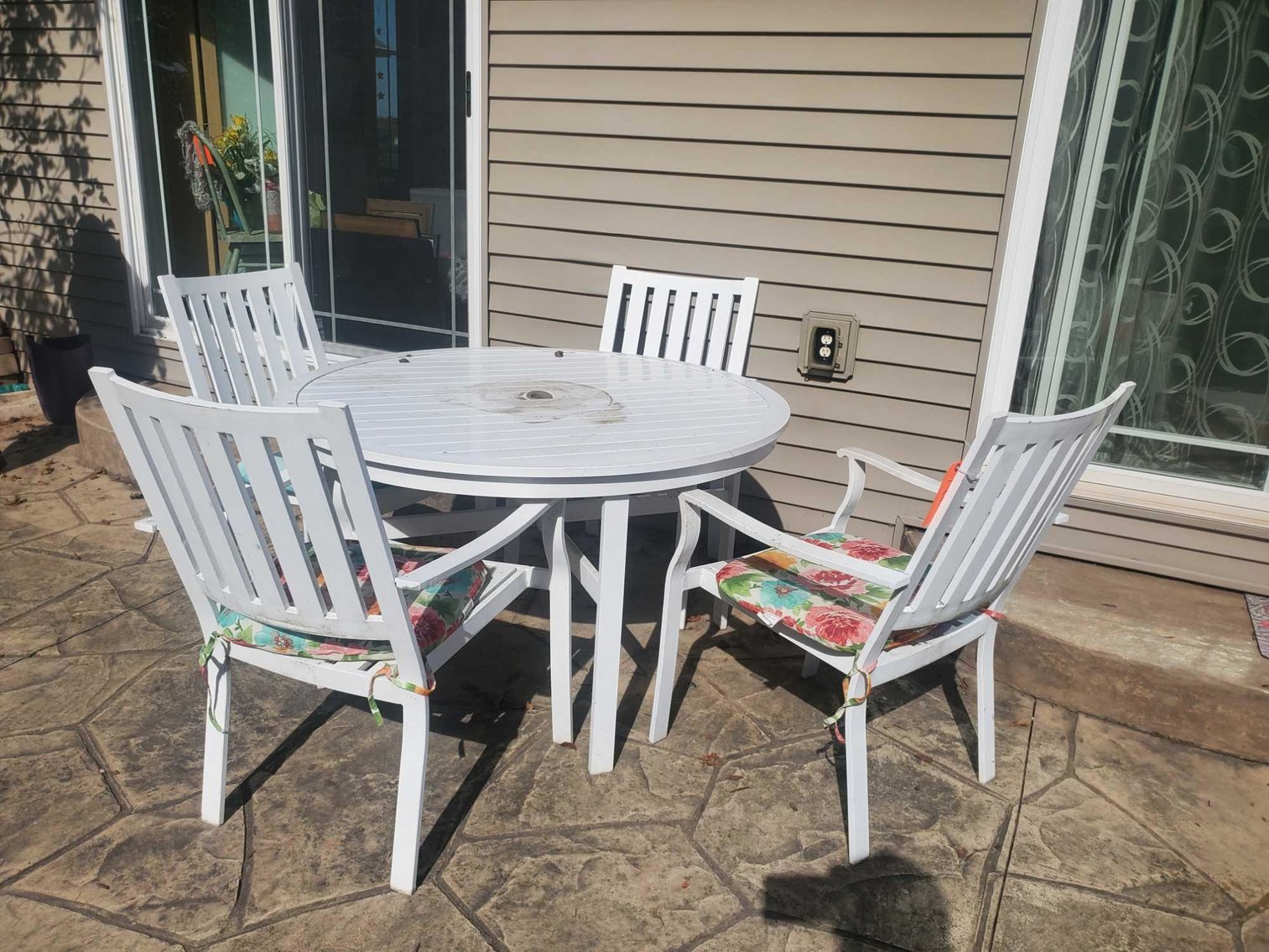 Image for Furniture, collectibles, household-Kaylee circle