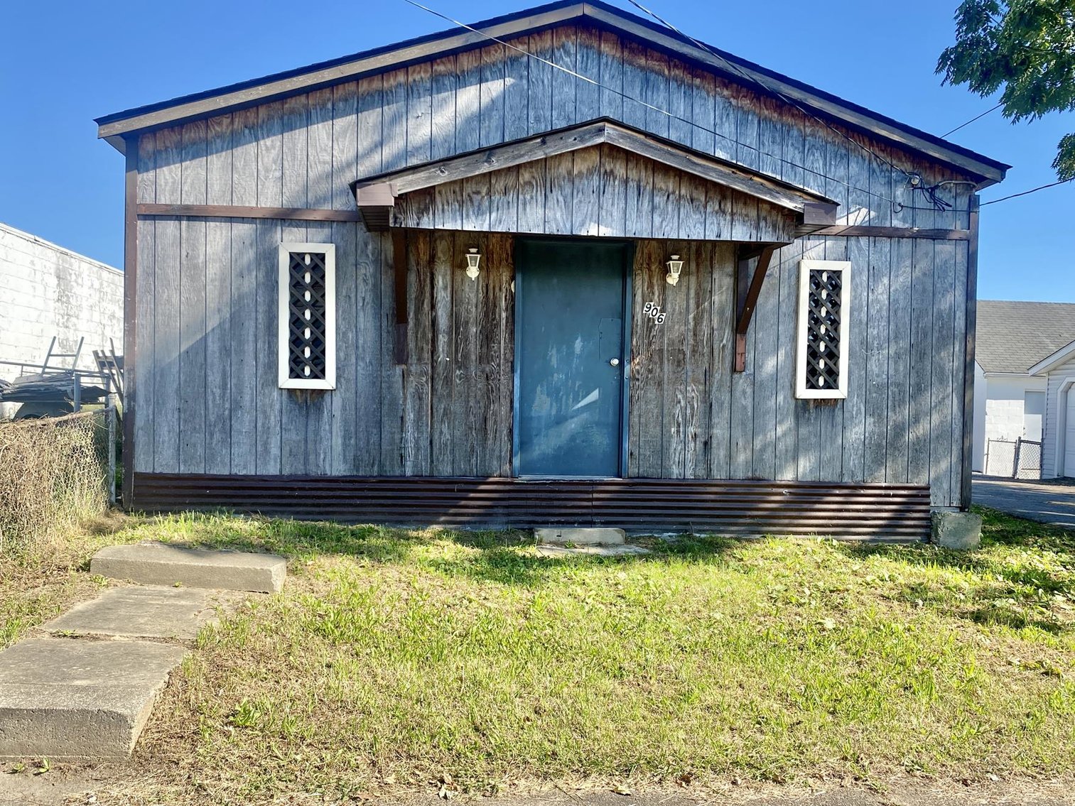 Image for SOLD $9,900 - Garage on Large Corner Lot Selling to the Highest Bidder