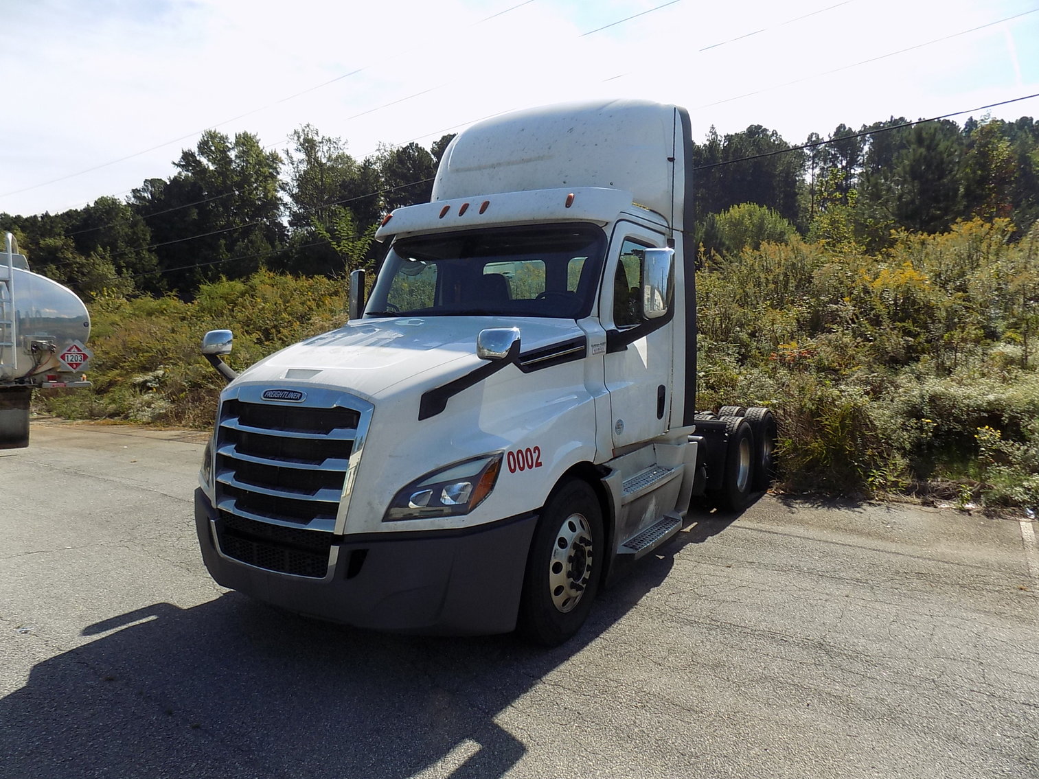 Image for 2018 Freightliner Cascadia and 2019 Heil Petro Trailer