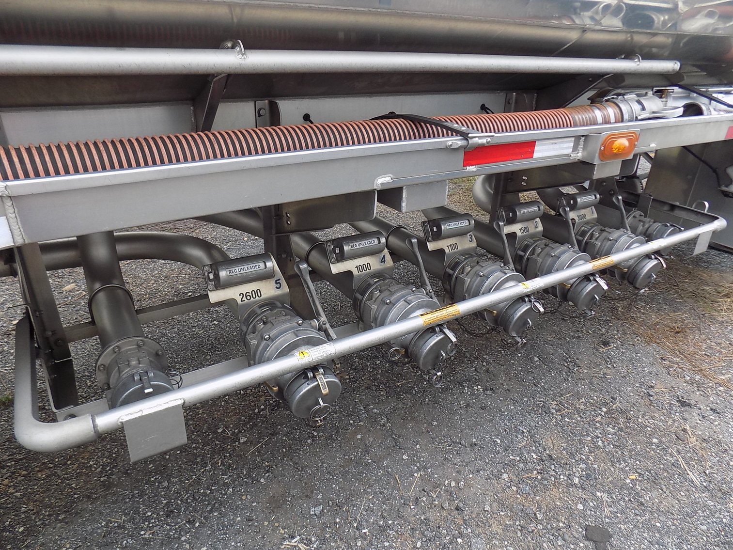 Image for 2018 Freightliner Cascadia and 2019 Heil Petro Trailer