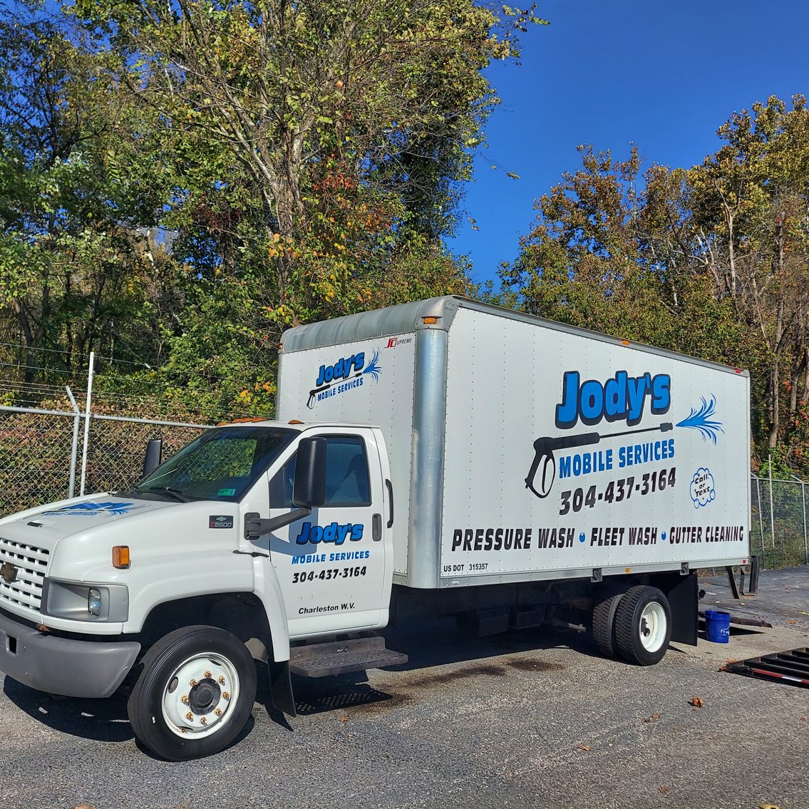 Image for Saint Albans, WV – Online Equipment Auction! JD 650 JLT Dozer, JD 790 ELC Excavator, ’99 GMC Bucket Truck, ’91 Intl Crane Truck, ’11 Peterbilt, and More!