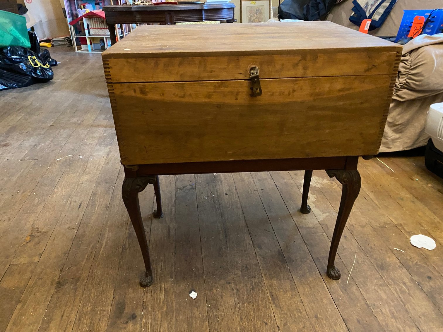 Image for Kingwood, WV – Moving Auction! Antiques, Furniture, Vintage Items, and More!