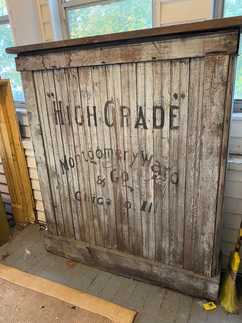 Image for Kingwood, WV – Moving Auction! Antiques, Furniture, Vintage Items, and More!