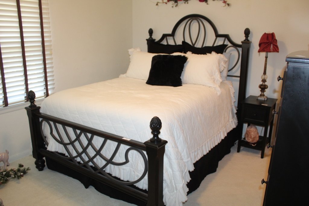 Image for Furniture, Decor, Collectibles, Household, & More Online Only Auction