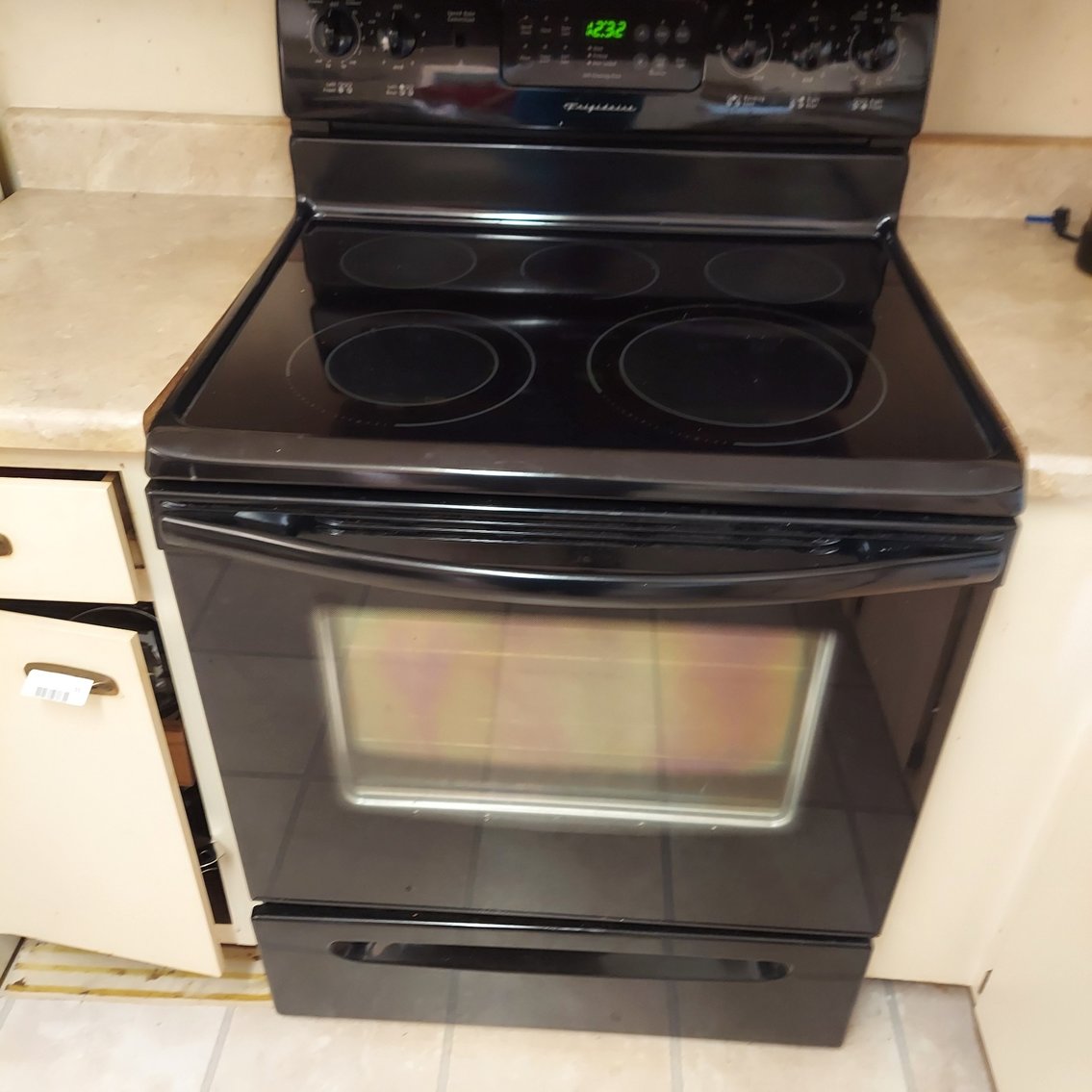 Image for Dunbar, WV – ’14 Honda CRV, TV’s, Bedroom Furniture, Decor, and More!