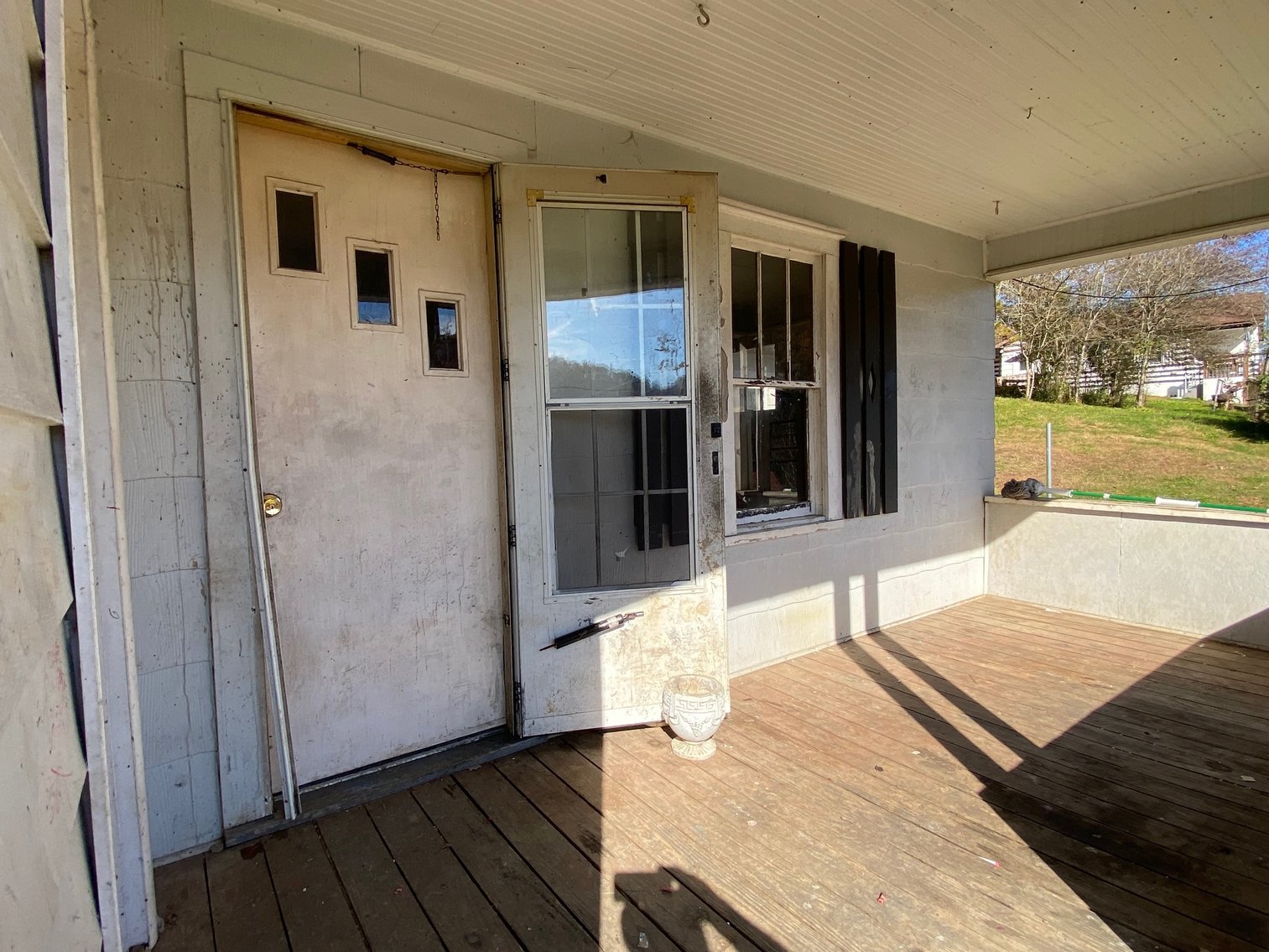 Image for SOLD $17,050 - 2 Bedroom on a Large Lot Selling to the Highest Bidder