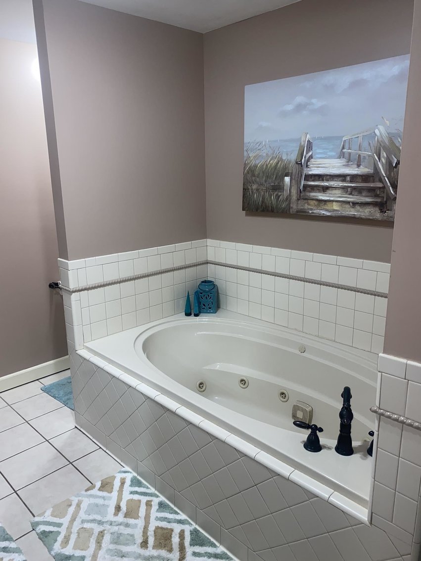 Image for SOLD $155,100 - 5 Bedroom Tri-Level in South Hills