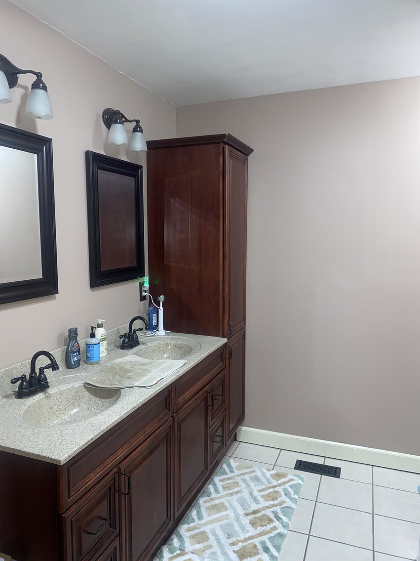 Image for SOLD $155,100 - 5 Bedroom Tri-Level in South Hills