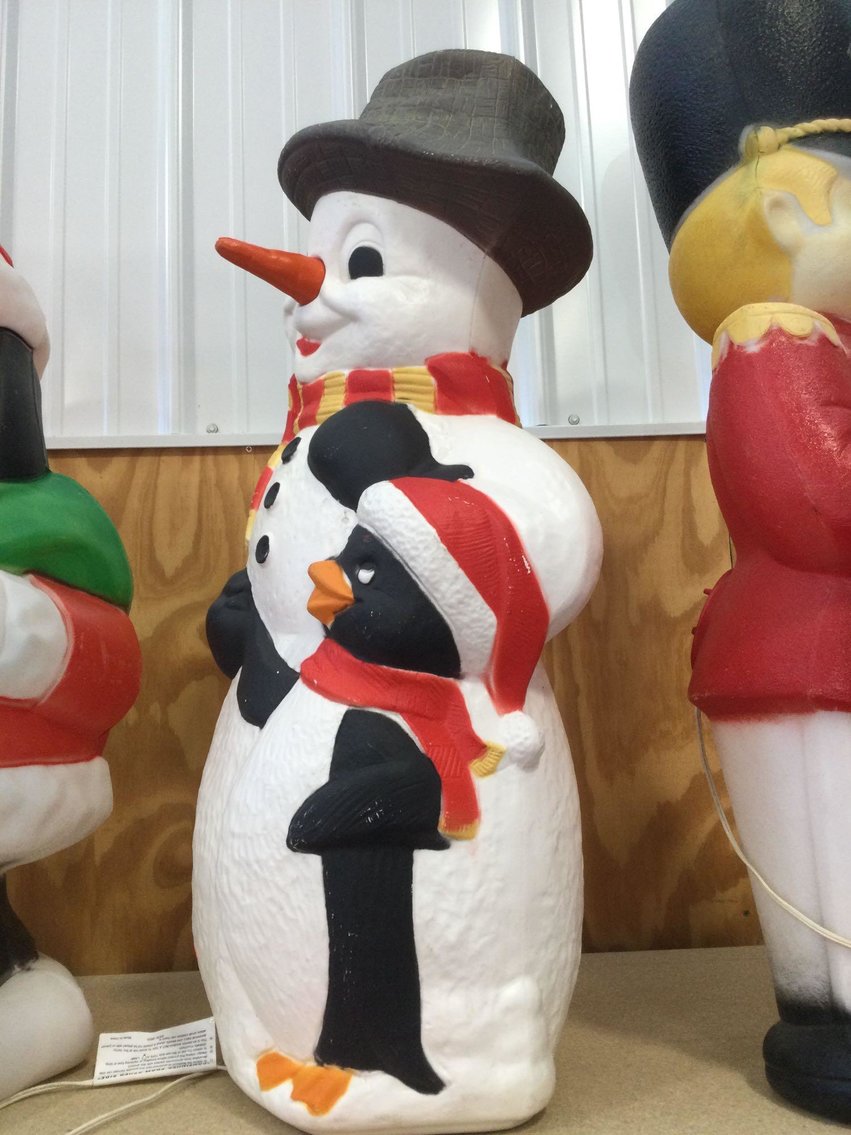 Image for Furniture, collectibles, household-New building south