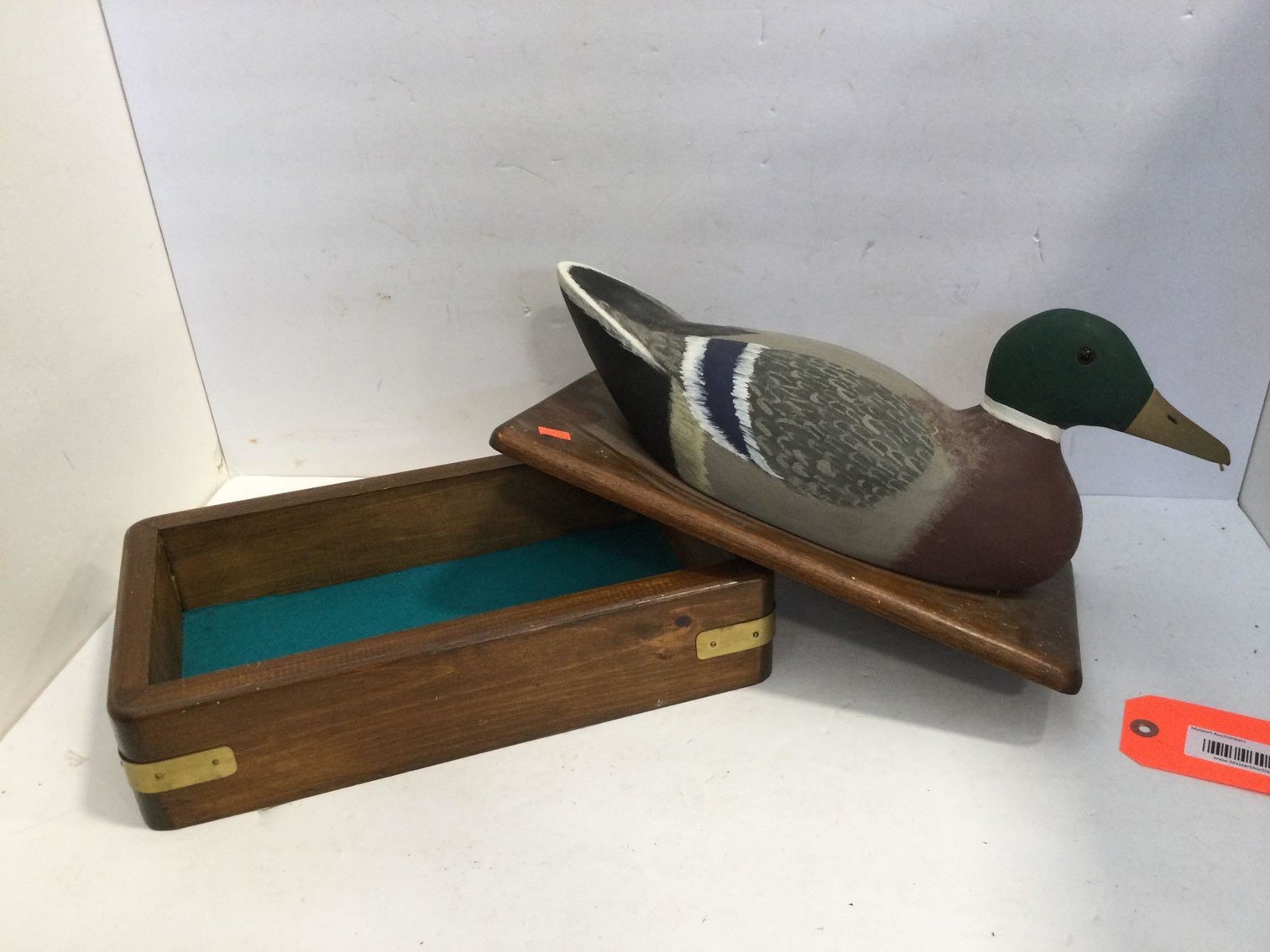 Image for Furniture, collectibles, household-New building south