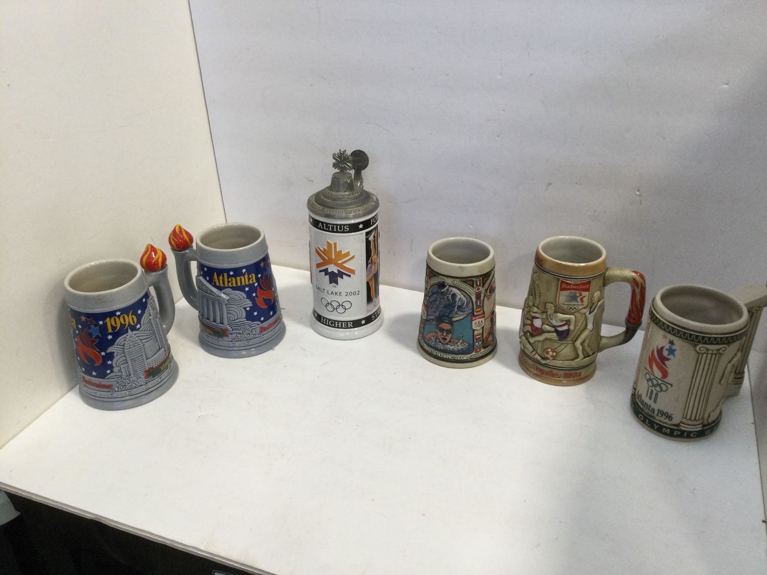 Image for Furniture, collectibles, household-New building south