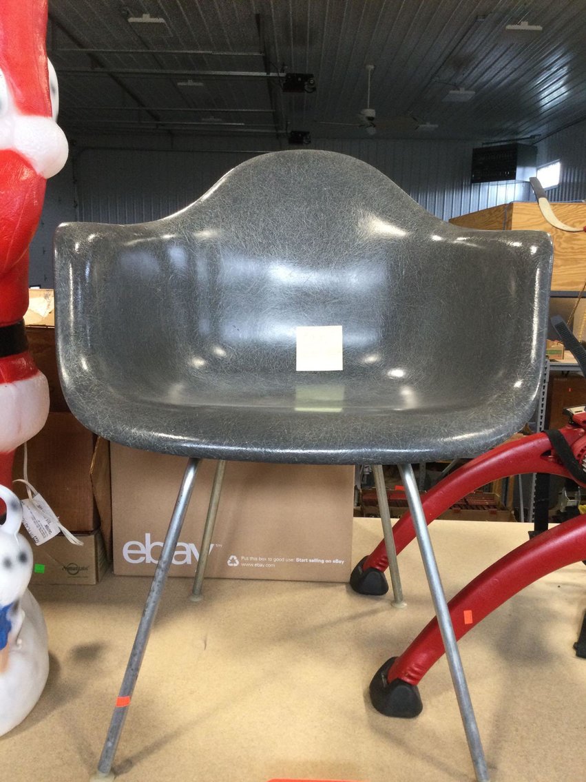 Image for Furniture, collectibles, household-New building south