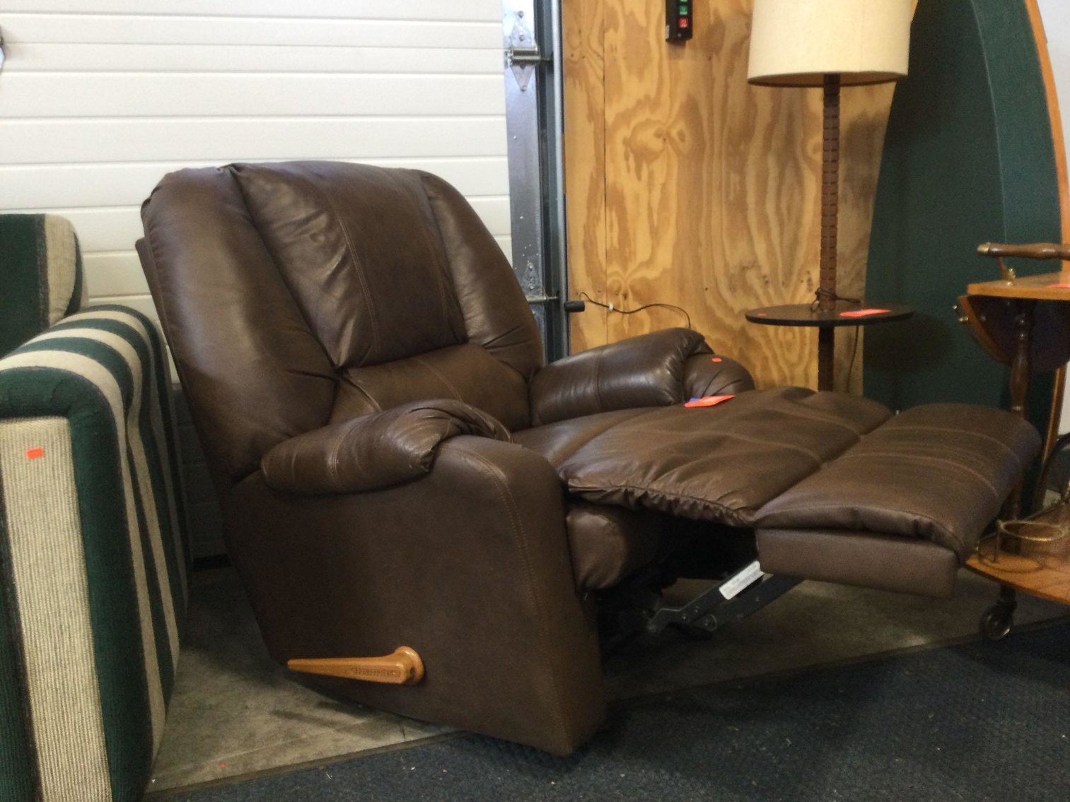 Image for Furniture, collectibles, household-New building south