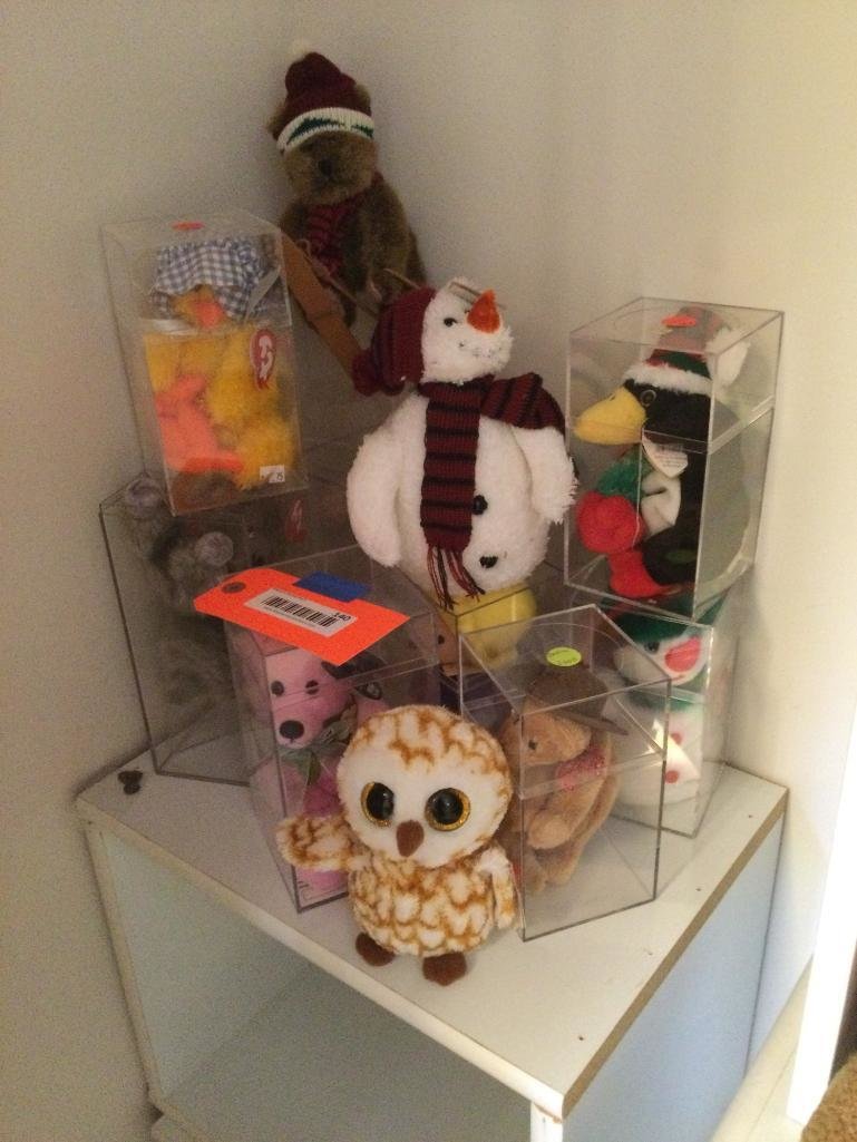 Image for Furniture, collectibles, household-Pine Tree Rd