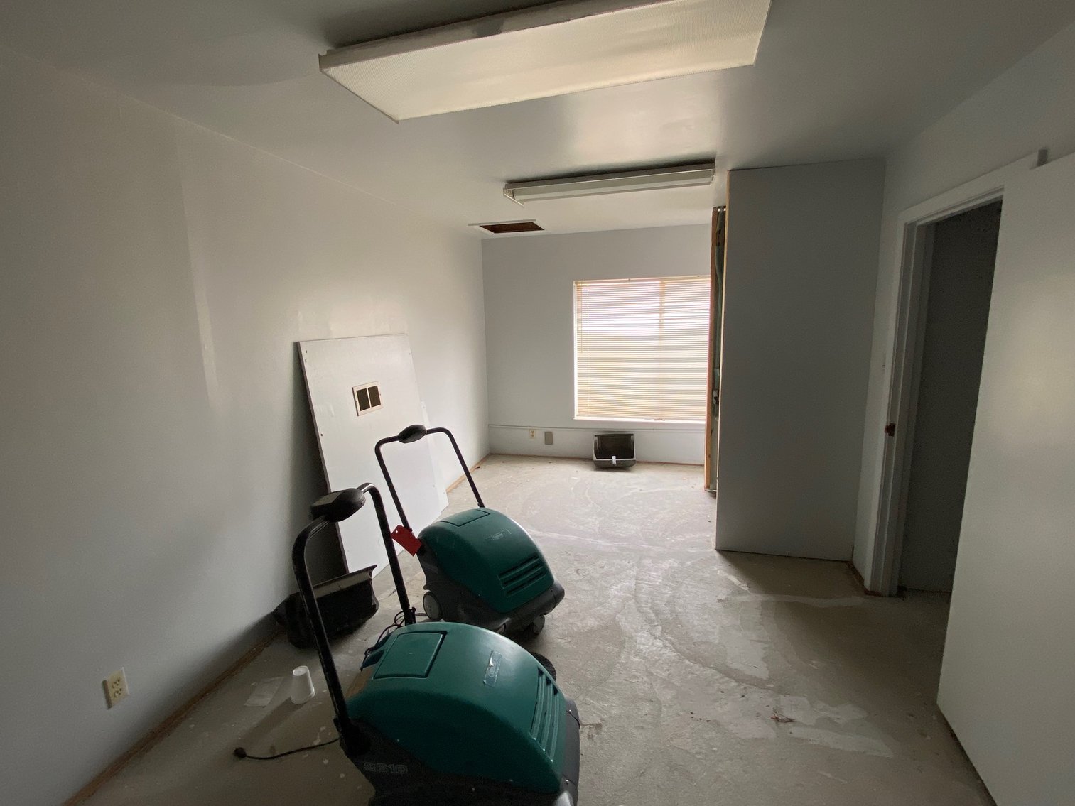 Image for SOLD $99,000 - 5,000 sqft. Office Building in Huntington