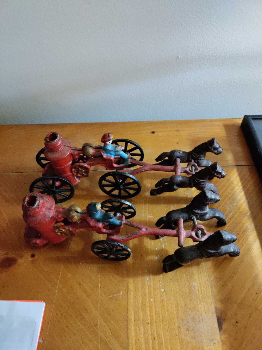 Image for Dussel Drive, Maumee - Furniture, Kitchenware, Cast Iron, Sewing Machine, Tools, Home Decor (Dussel)