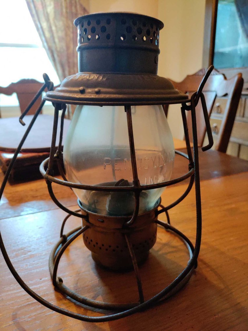 Image for Dussel Drive, Maumee - Furniture, Kitchenware, Cast Iron, Sewing Machine, Tools, Home Decor (Dussel)