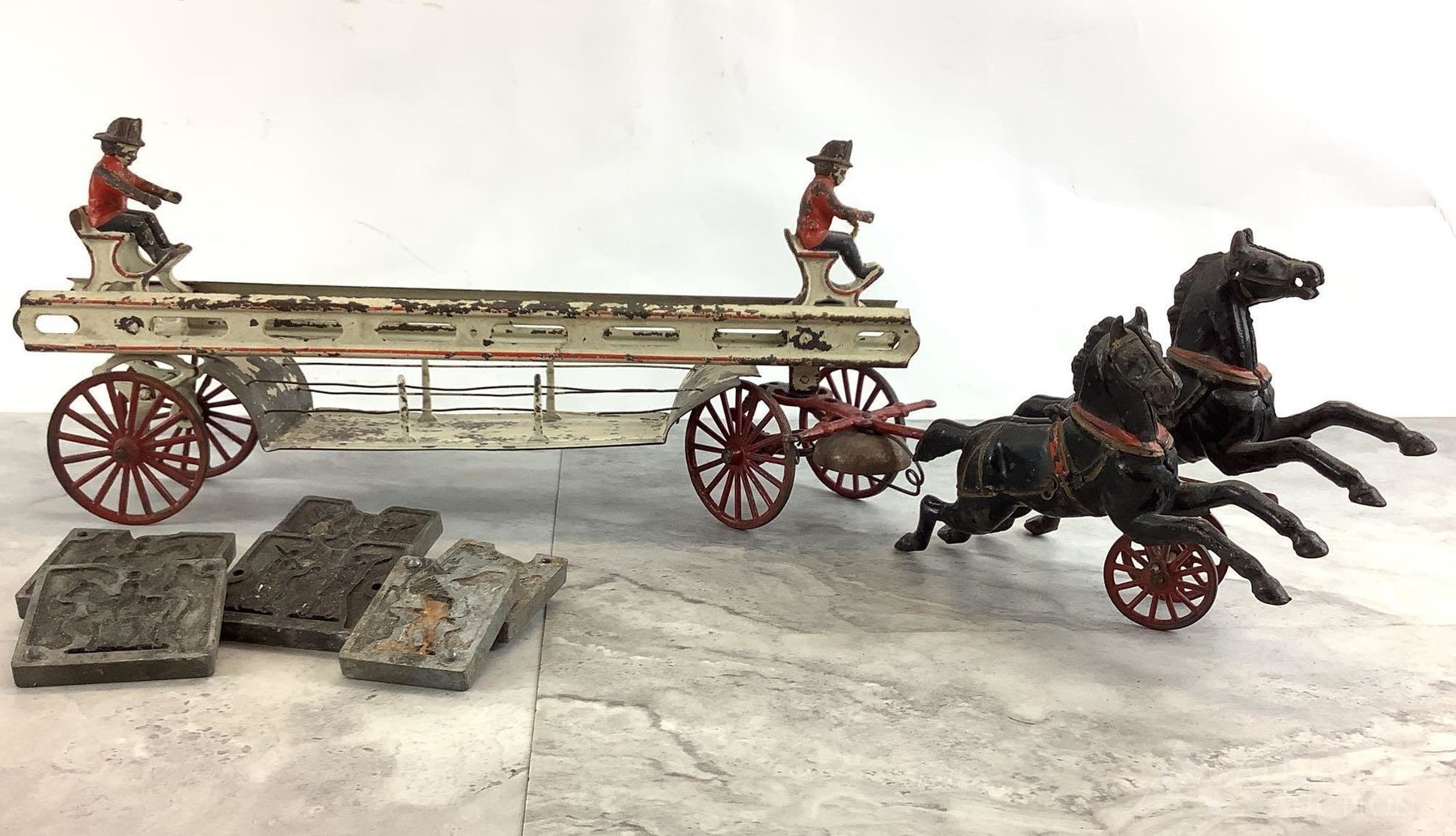 Image for Gallery | Decor | December 2, 2021 at 8:00 PM