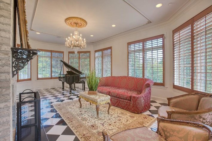 Image for Ambassador FURNITURE & DECOR $5M Potomac Mansion, Online Auction