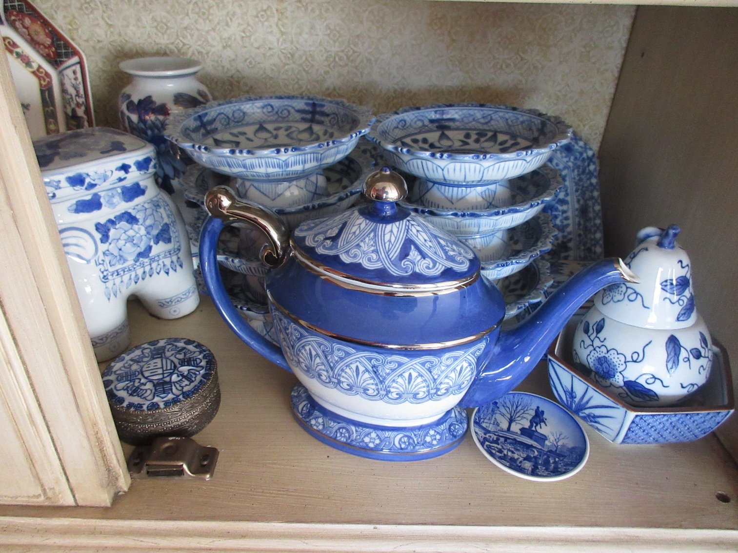 Image for Charleston, WV - Ornate Furniture, Sterling Silver, and More!