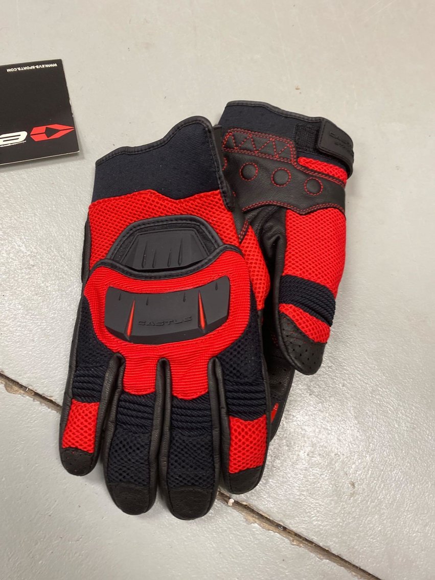 Image for New merchandise, Helmets, ratchet straps, Clothing, Sport related, Coins, Sports Cards