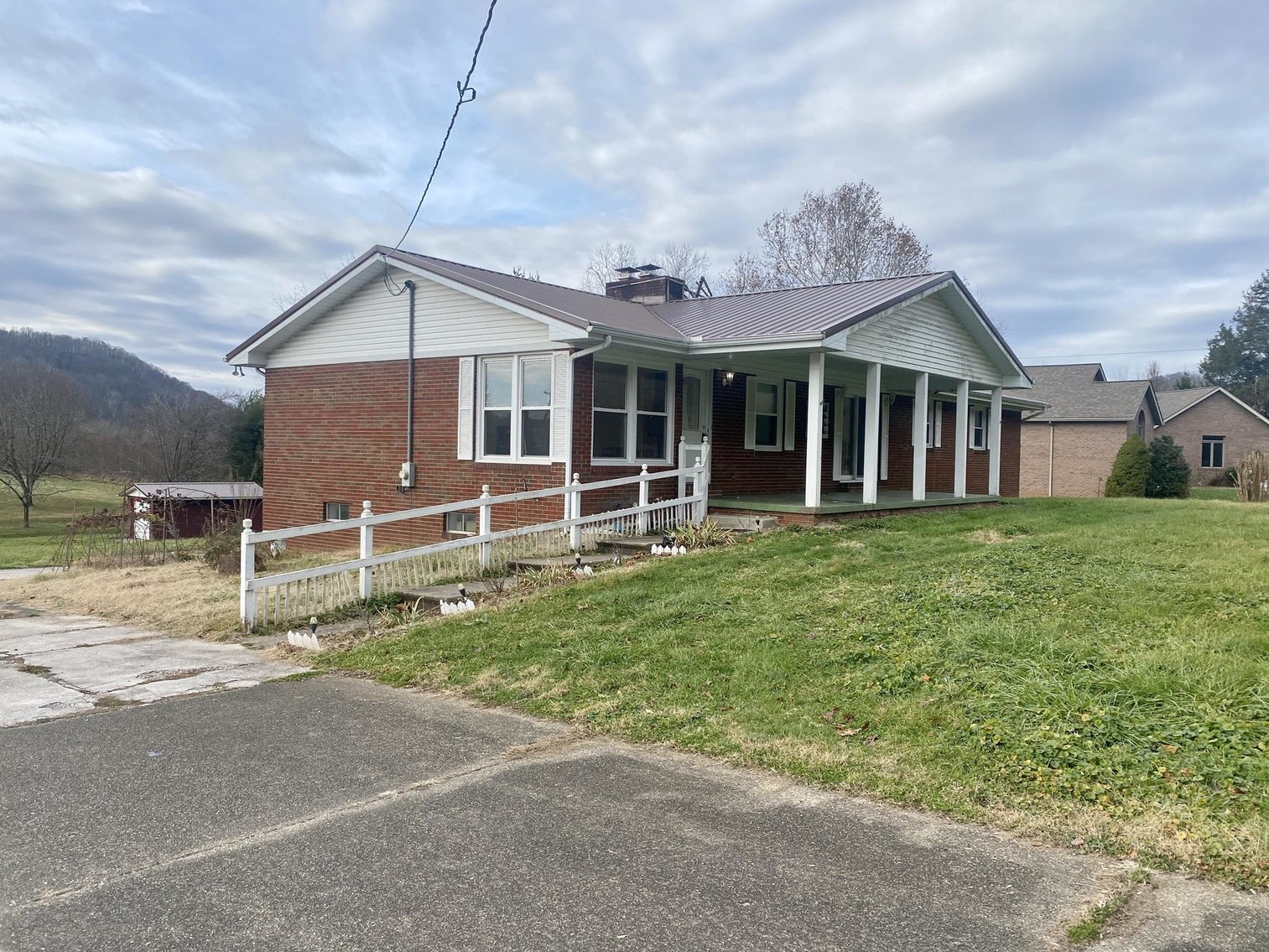 Image for SOLD $143,000 - Brick 3 Bedroom on 1.5 Acres Selling to the Highest Bidder