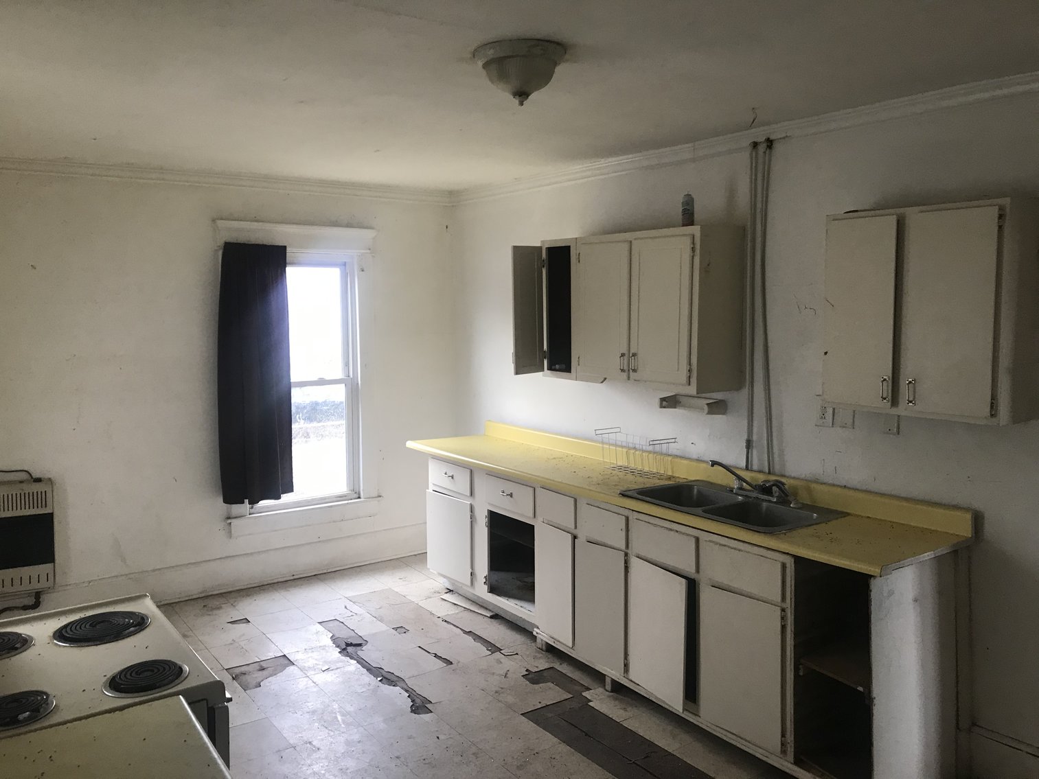 Image for SOLD $38,500 - 4 Bedroom in Huntington Selling to the Highest Bidder