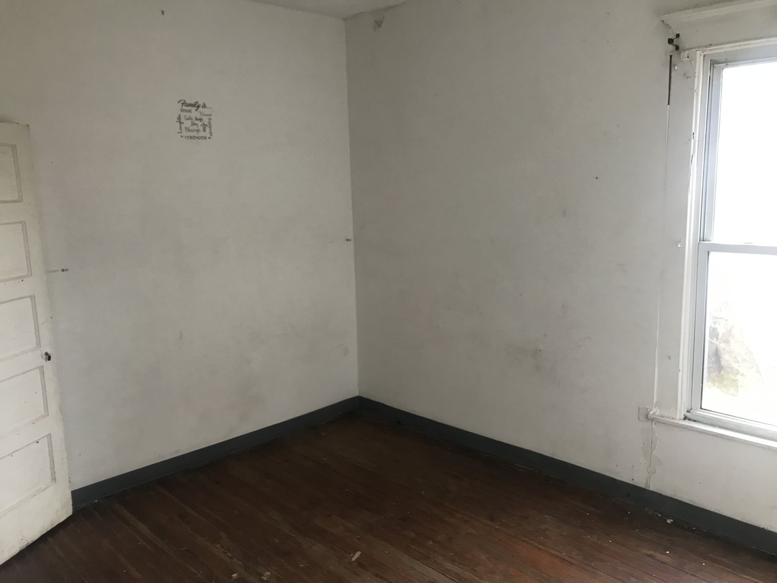 Image for SOLD $38,500 - 4 Bedroom in Huntington Selling to the Highest Bidder