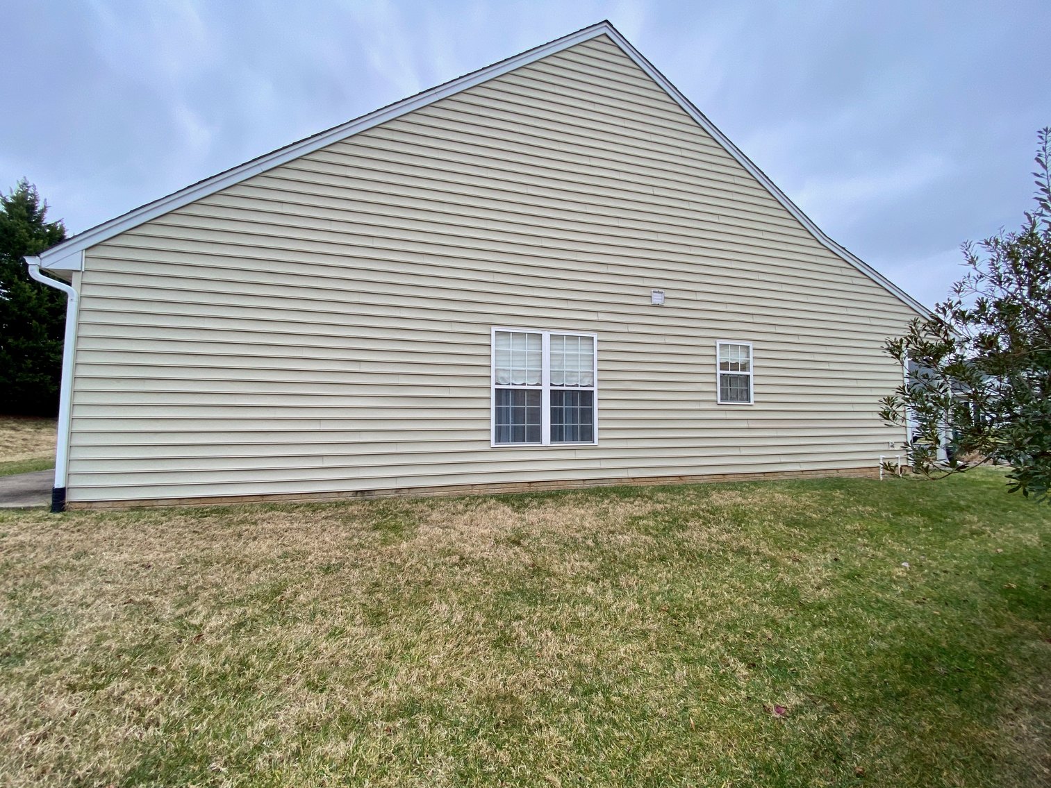 Image for 3 BR/2 BA Home in Desirable 55+ Community Minutes from Rt. 3 & I-95--SELLING to the HIGHEST BIDDER!!