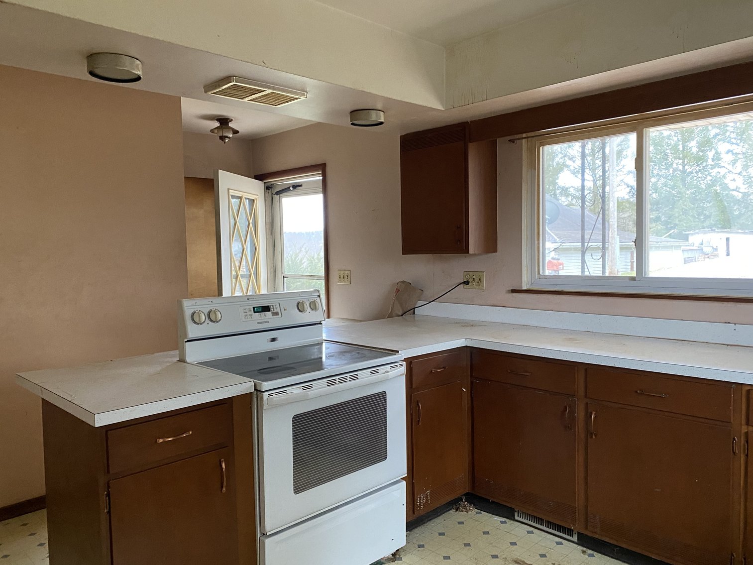 Image for Real Estate Auction w/ Vehicles