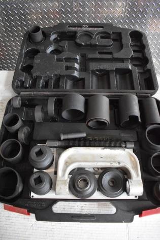 1989 Ford L8000 Salt Truck, Diesel Shop Equipment & Supplies