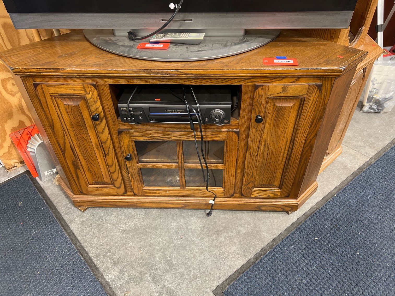 Image for Furniture, collectibles, prints, household-New building North