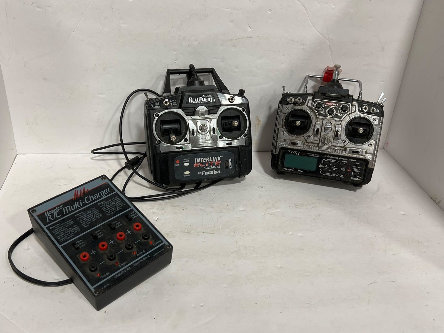 Image for Furniture, collectibles, prints, household-New building North