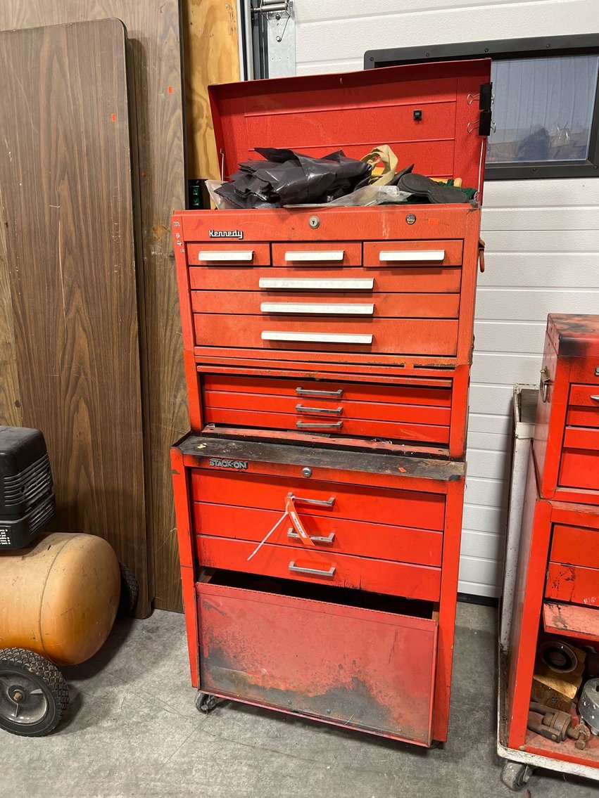 Image for Furniture, collectibles, prints, household-New building North