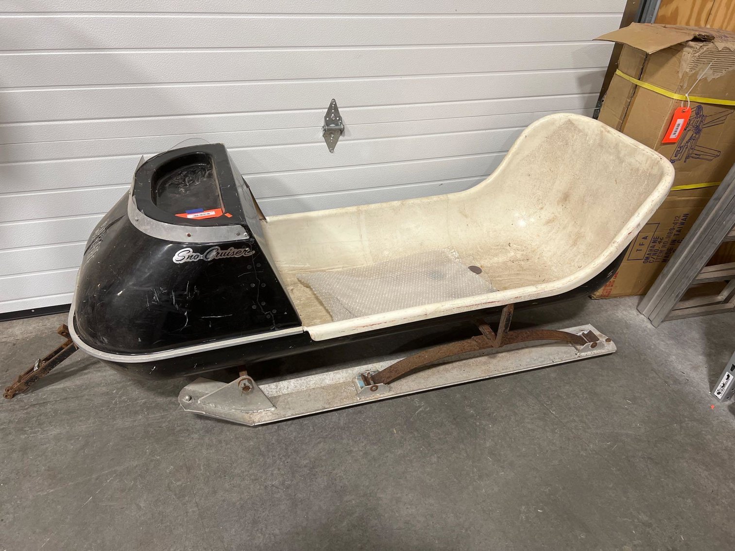 Image for Furniture, collectibles, prints, household-New building North