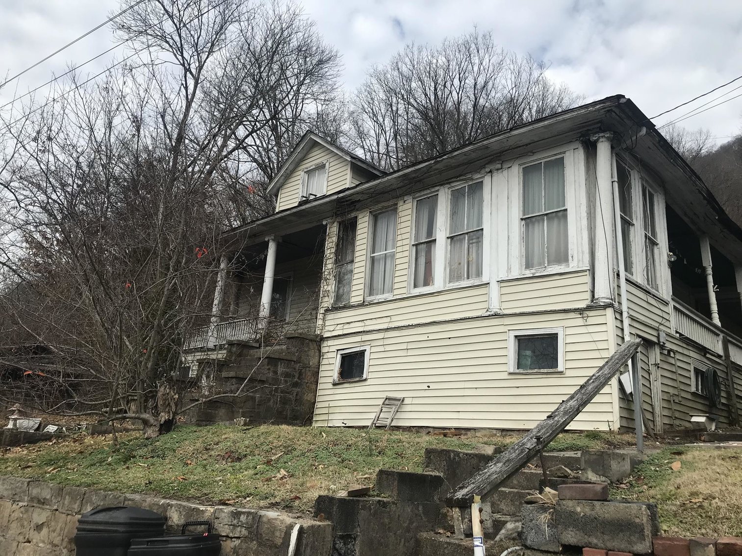 2 Homes on a Corner Lot in Charlton Heights