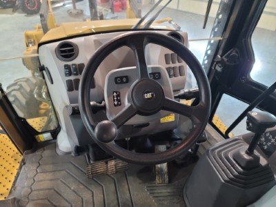 Image for 2018 Cat 420F2