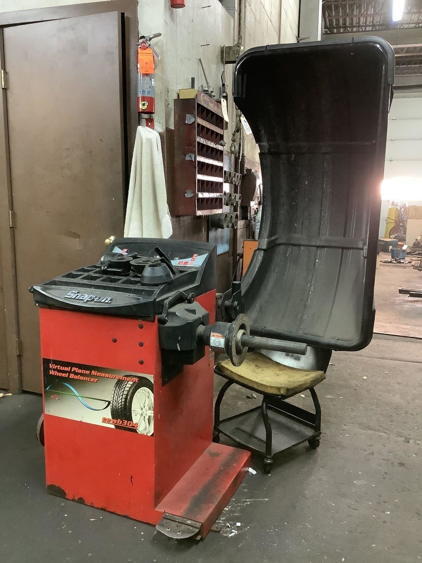 Image for Pagnoni Auto Service Business Retirement Liquidation | January 31, 2022 at 8:00 PM