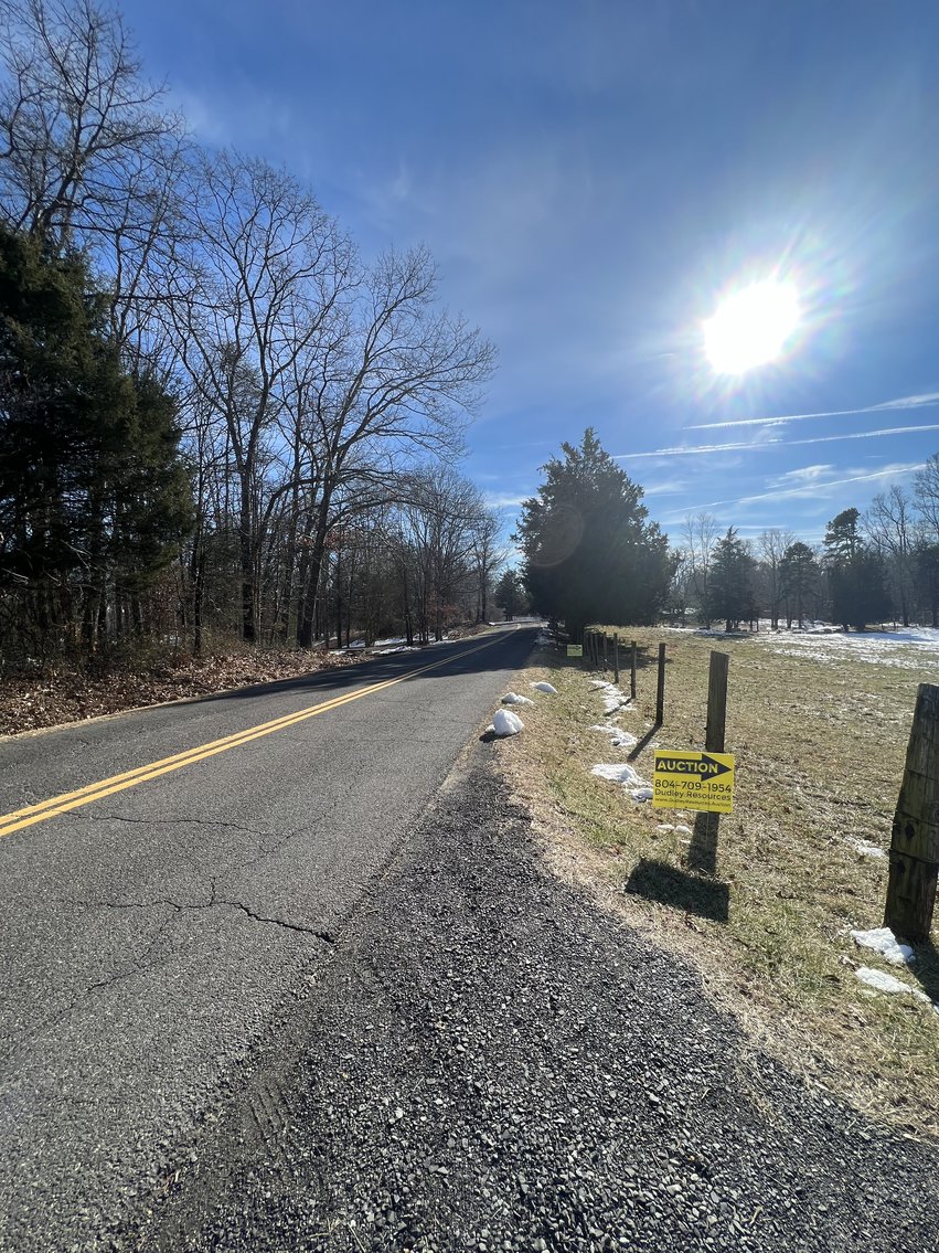 Image for Beautiful Country Living - 1,059 Sq. Ft-  2 Bedroom -1 Bath House - Barn and Work shop -  on 10.6 Acres - 14216 Woodland Church Rd