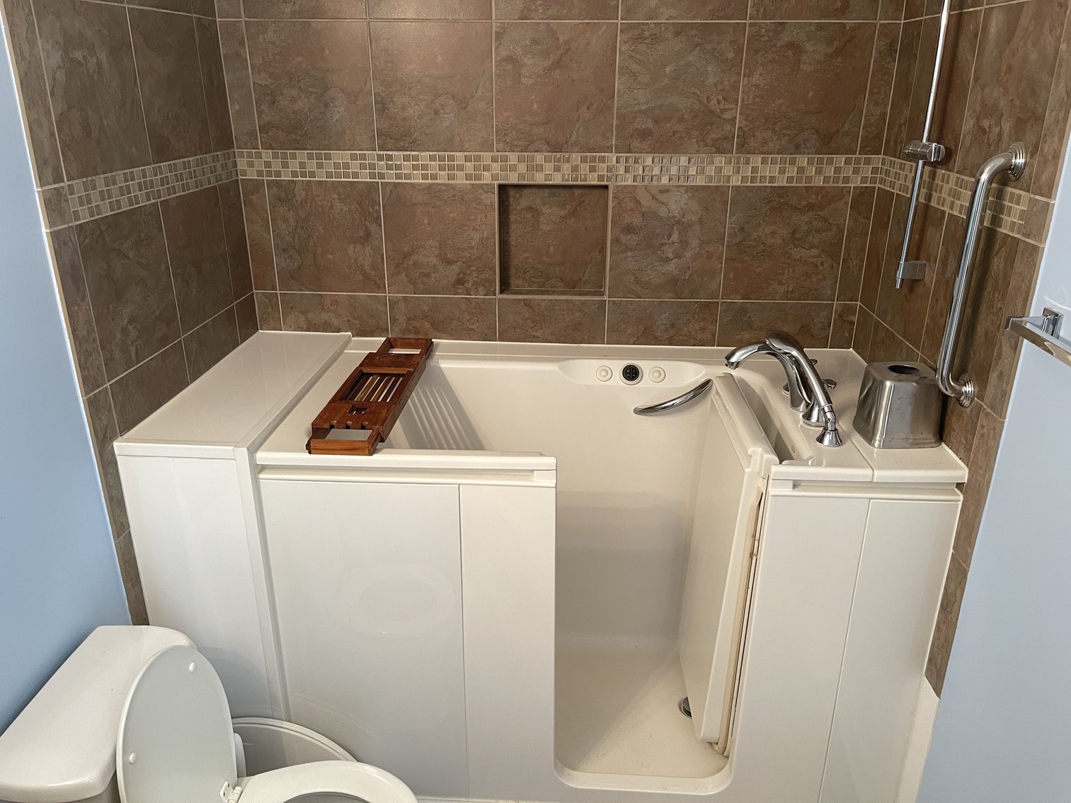 Image for 2 BR/2 BA Townhome in the Spring Lakes Community of Staunton, VA--SELLING to the HIGHEST BIDDER!!