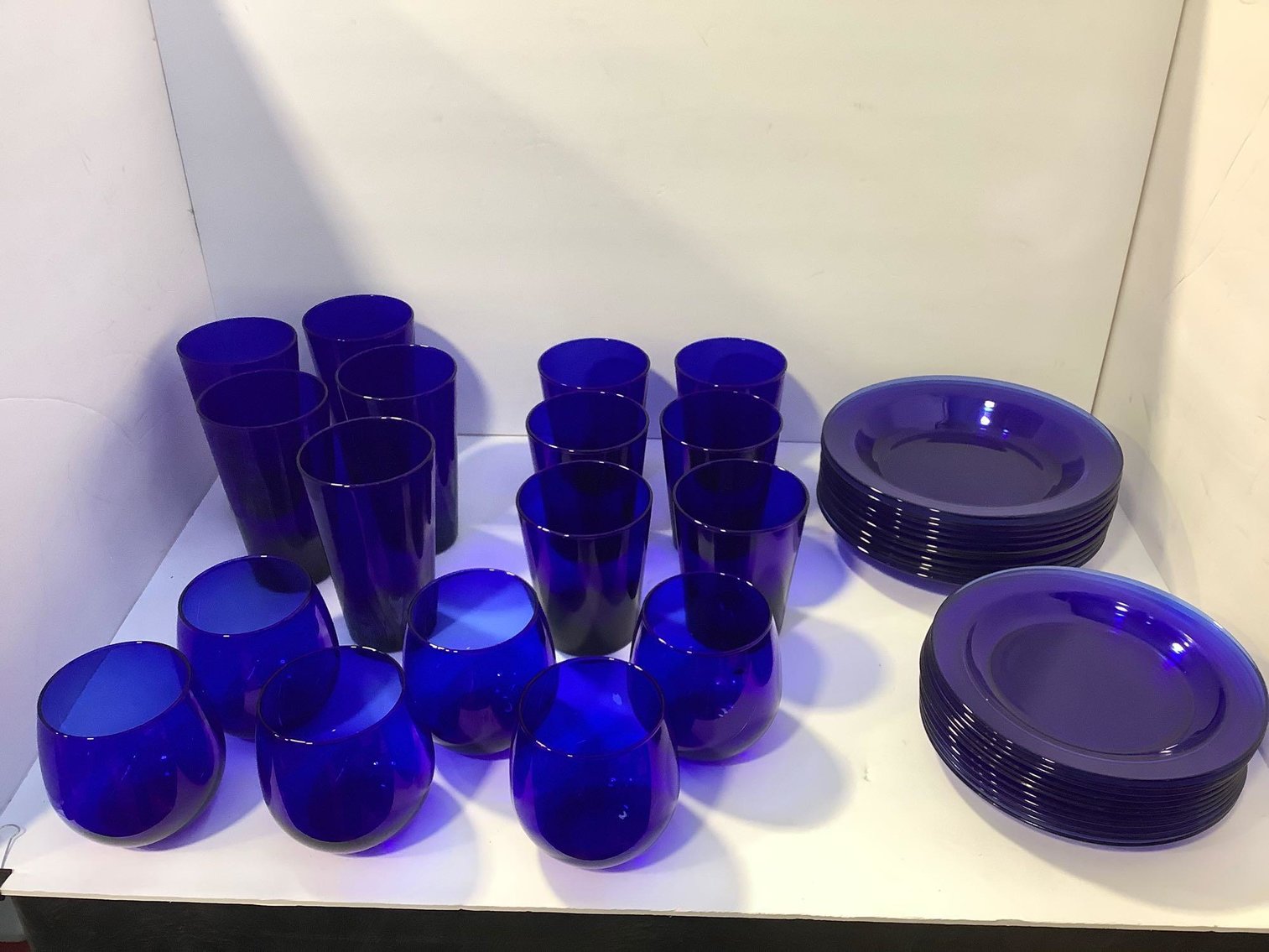 Image for Furniture, collectibles, household-New building south