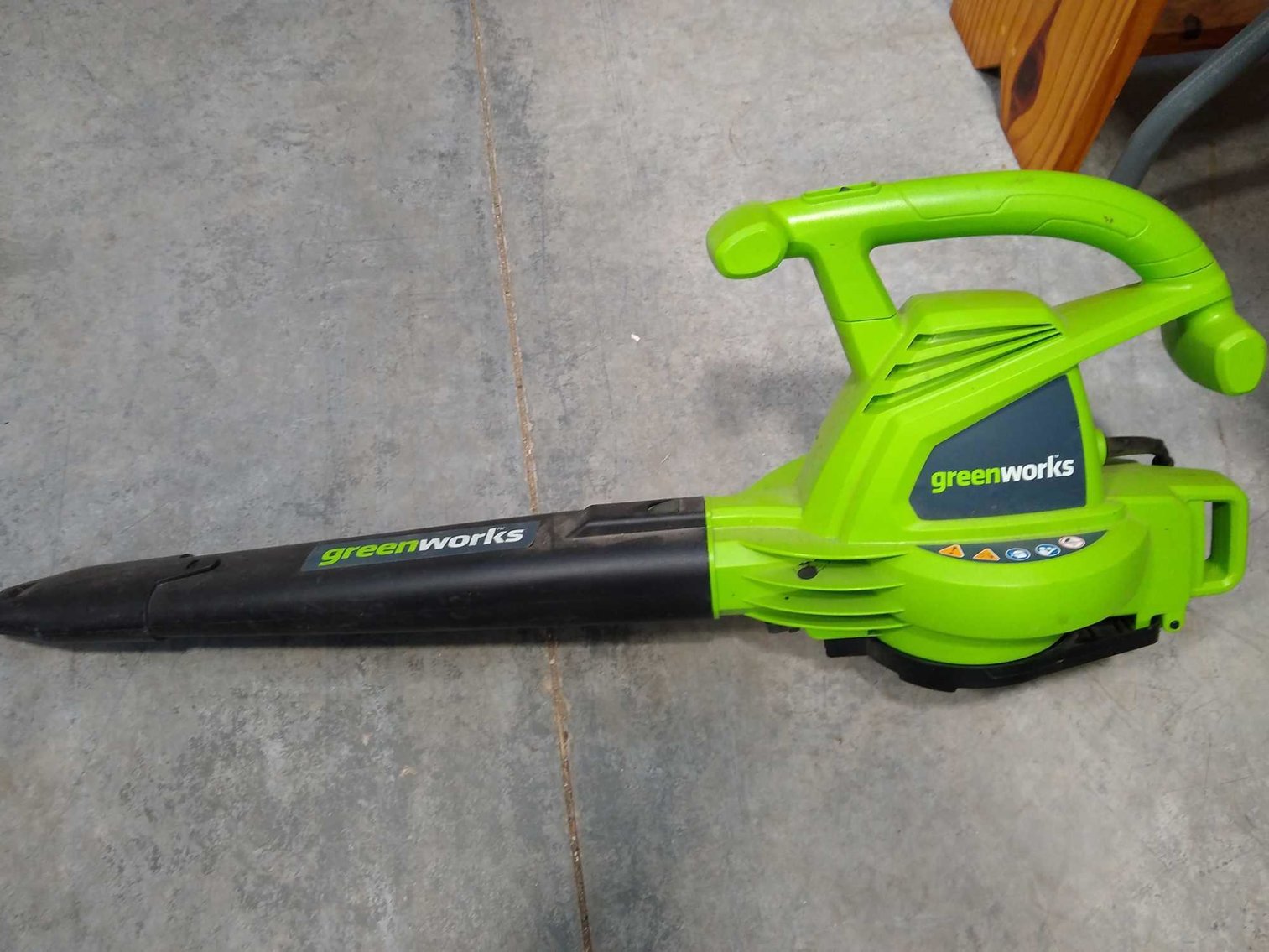 Image for Furniture, collectibles, household-New building south