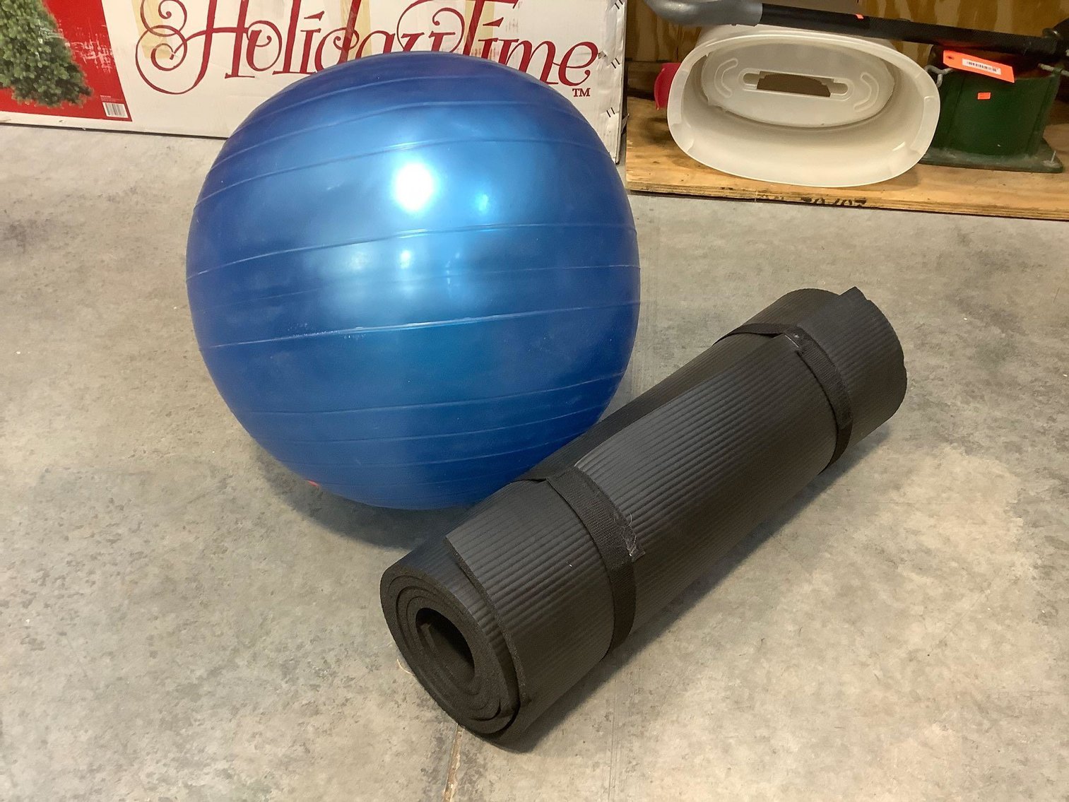 Image for Furniture, collectibles, household-New building south