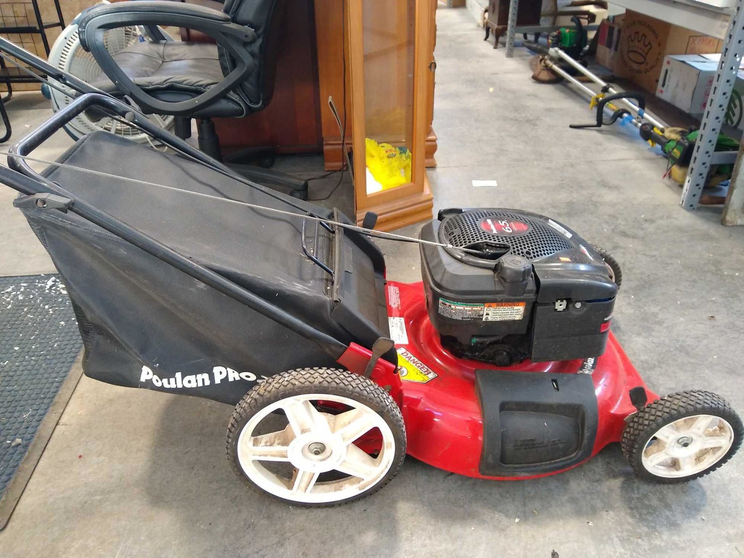 Image for Furniture, collectibles, household-New building south