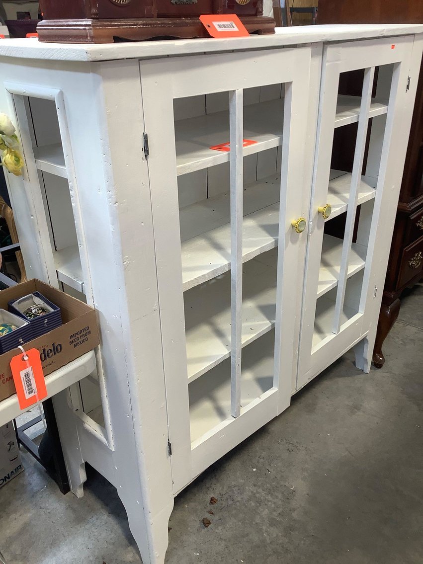 Image for Furniture, collectibles, household-New building south