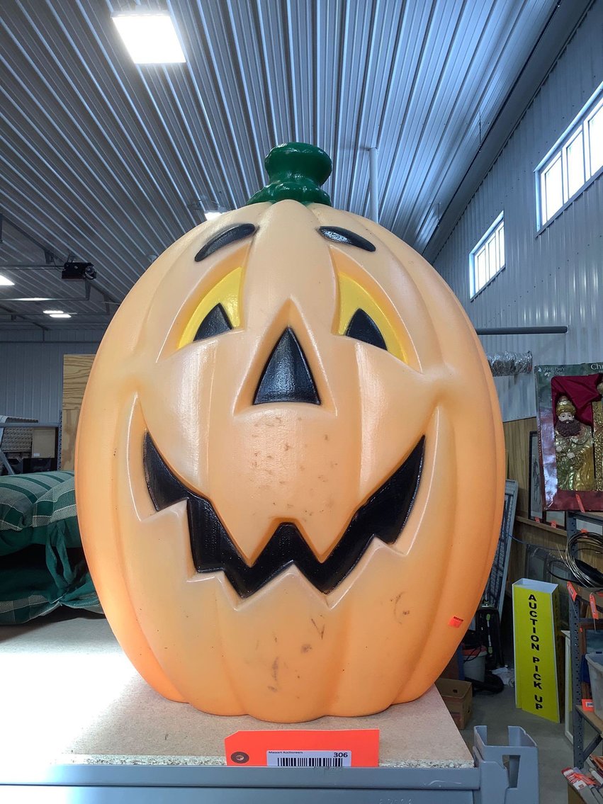 Image for Furniture, collectibles, household-New building south